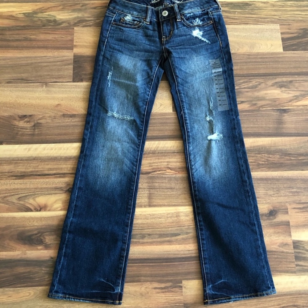 BNWT American Eagle straight leg jeans